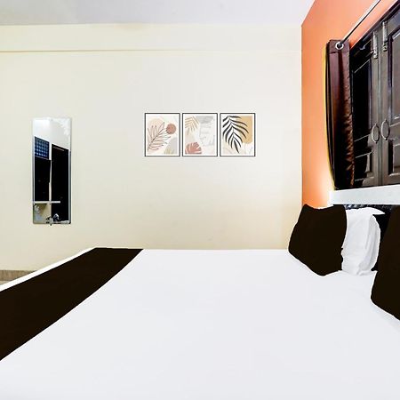 Hotel O R B Palace Waranasi Zewnętrze zdjęcie