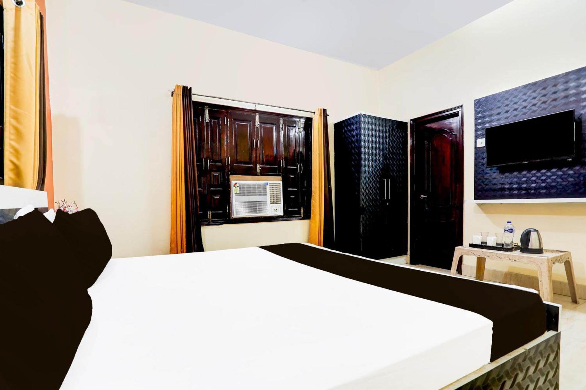 Hotel O R B Palace Waranasi Zewnętrze zdjęcie
