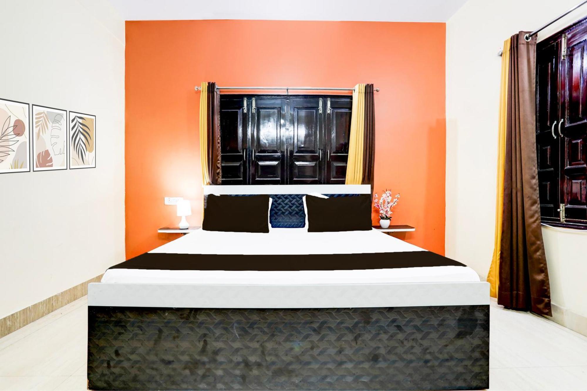 Hotel O R B Palace Waranasi Zewnętrze zdjęcie