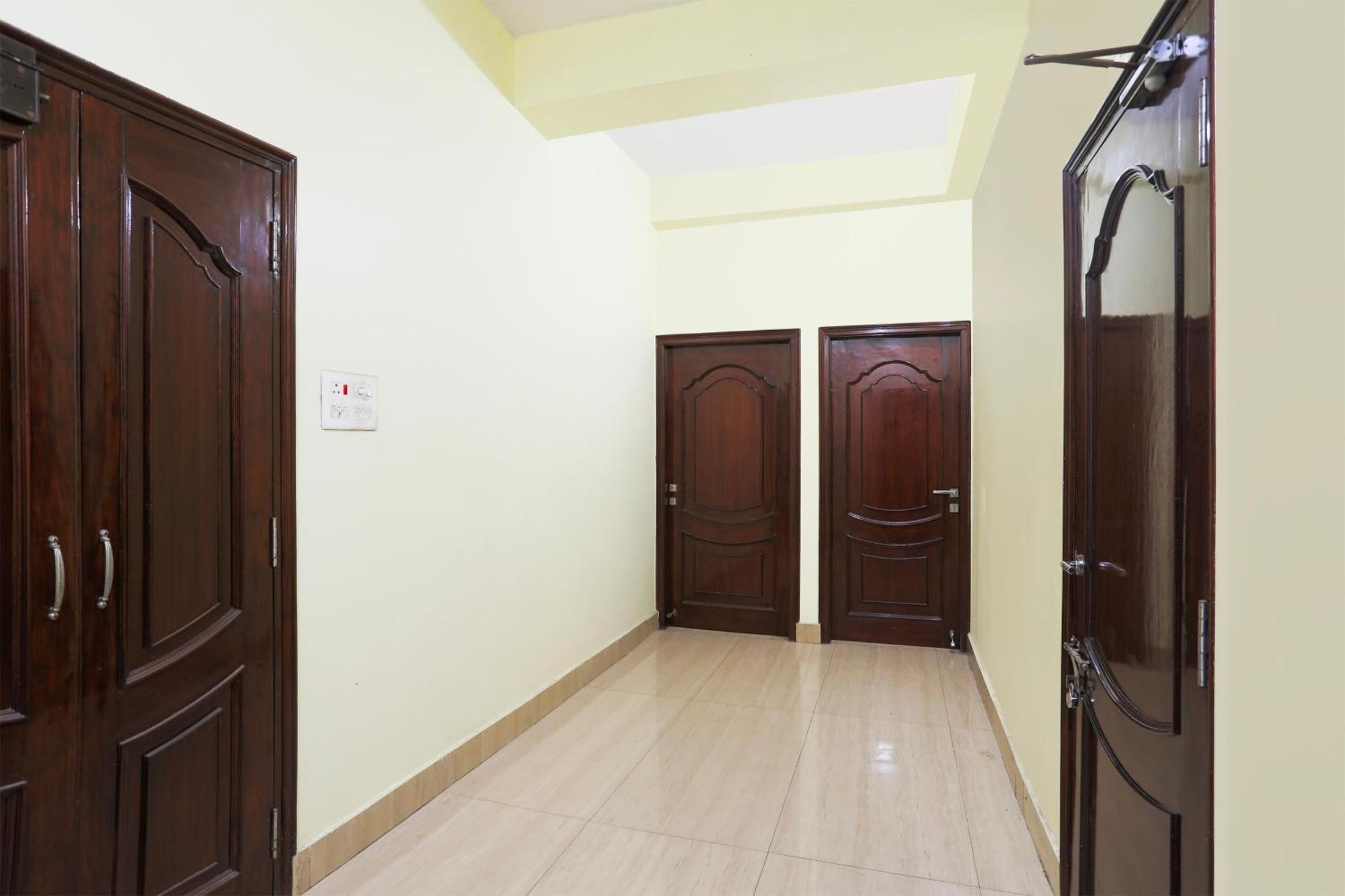 Hotel O R B Palace Waranasi Zewnętrze zdjęcie