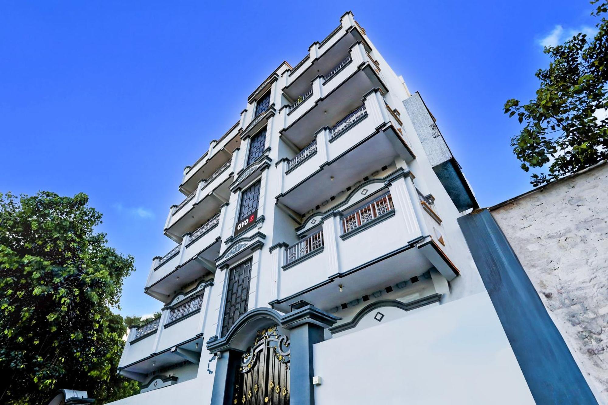 Hotel O R B Palace Waranasi Zewnętrze zdjęcie