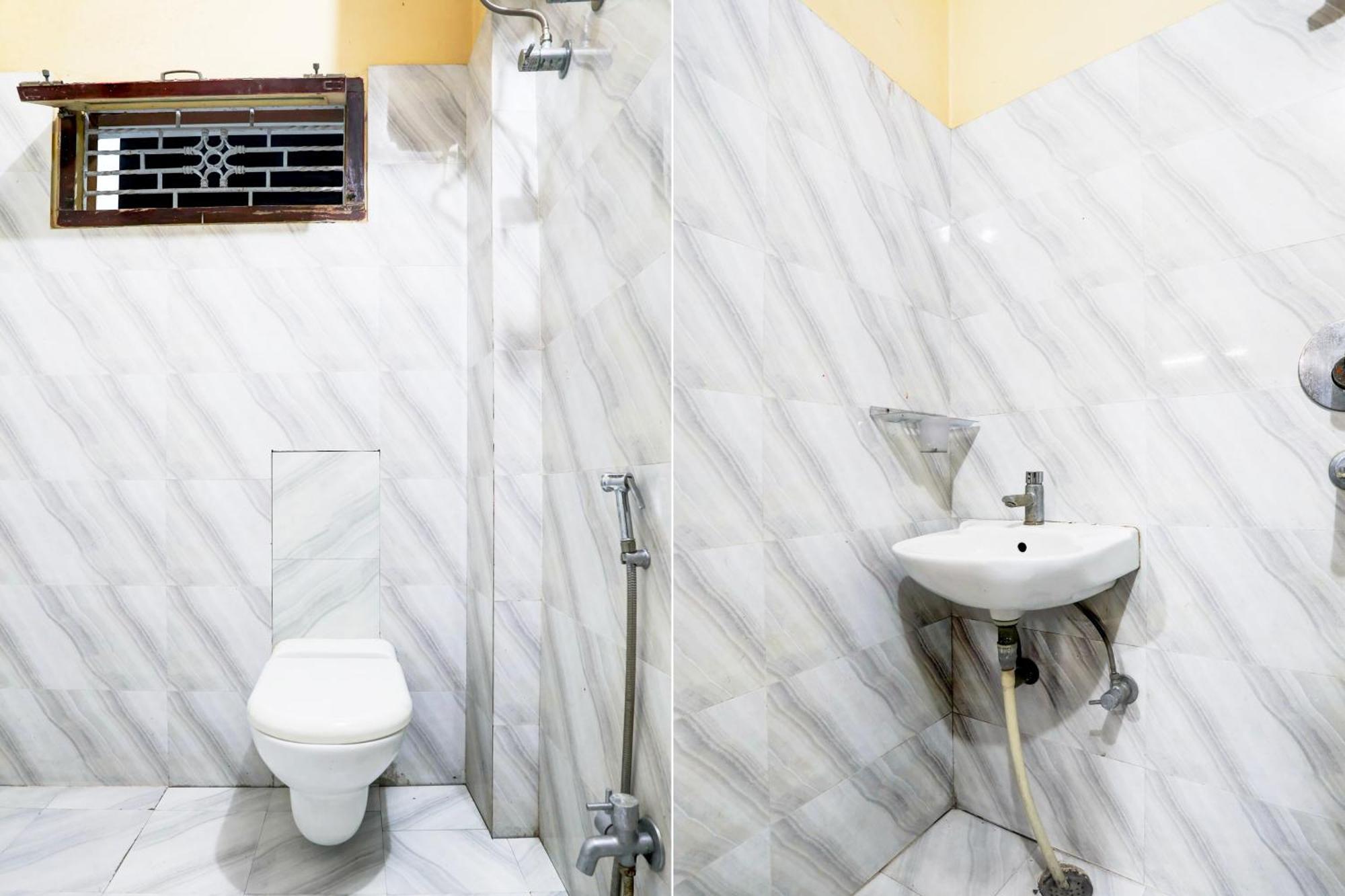 Hotel O R B Palace Waranasi Zewnętrze zdjęcie