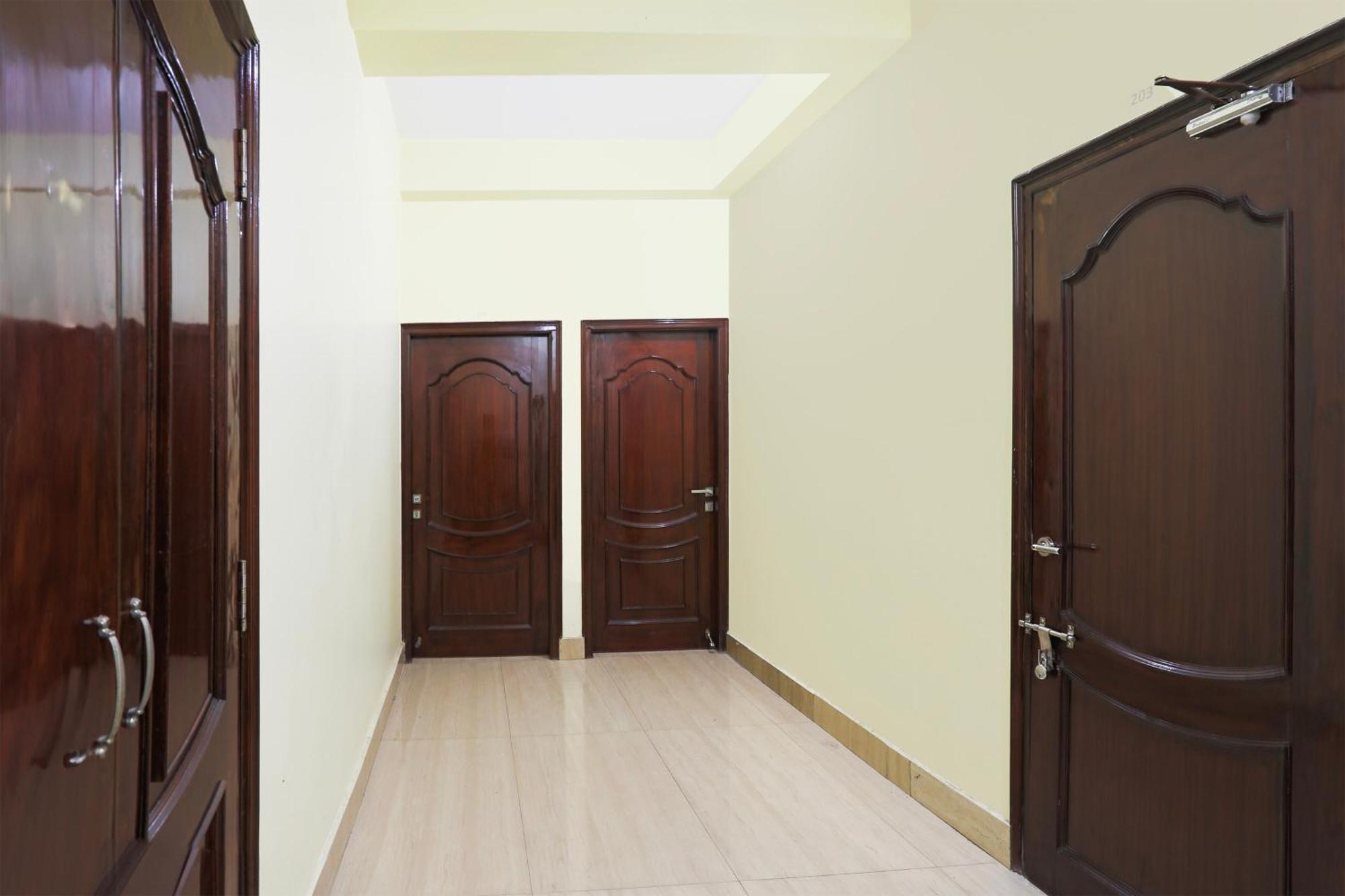 Hotel O R B Palace Waranasi Zewnętrze zdjęcie